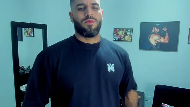 Snapshot of SamirHazard97 chatting on 10/29/25, 08:54 SamirHazard97 online show from 10/29/25, 08:54