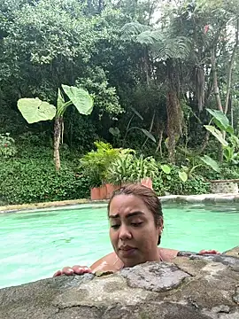 Snapshot of valeria2019hot chatting on 10/17/25, 06:32 valeria2019hot online show from 10/17/25, 06:32