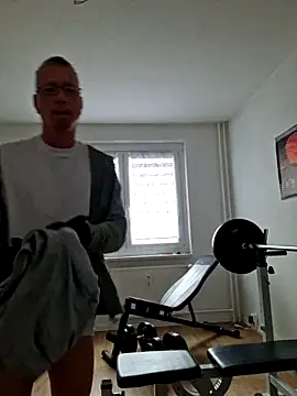 Snapshot of Maiki82 chatting on 03/11/25, 01:12 Maiki82 online show from 03/11/25, 01:12