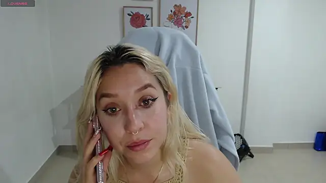 Snapshot of Dahlia__espresso chatting on 01/02/25, 10:55 Dahlia espresso online show from 01/02/25, 10:55