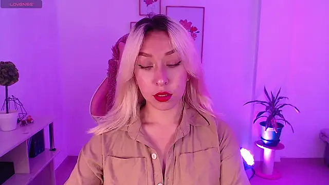 Snapshot of Dahlia__espresso chatting on 02/05/25, 06:04 Dahlia espresso online show from 02/05/25, 06:04