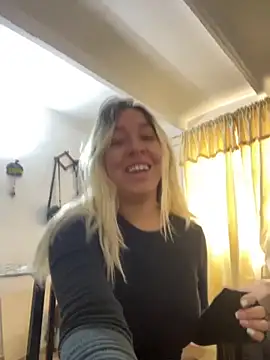 Snapshot of Dahlia__espresso chatting on 09/08/25, 07:35 Dahlia espresso online show from 09/08/25, 07:35