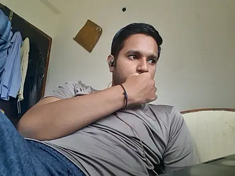 Snapshot of Jonrobinso chatting on 10/13/25, 05:51 Jonrobinso online show from 10/13/25, 05:51