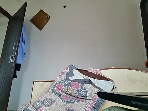 Snapshot of Jonrobinso chatting on 10/21/25, 05:19 Jonrobinso online show from 10/21/25, 05:19