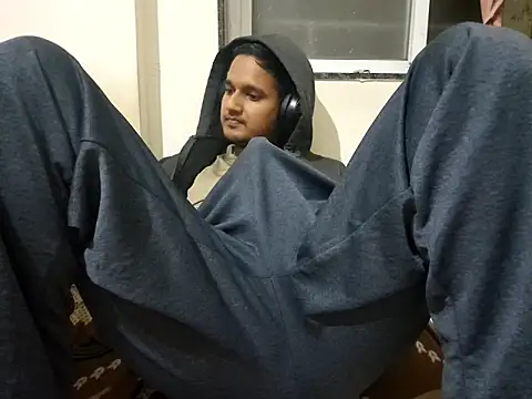 Snapshot of Jonrobinso chatting on 12/01/25, 05:51 Jonrobinso online show from 12/01/25, 05:51