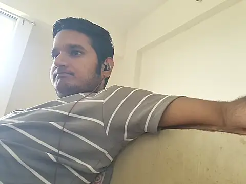 Snapshot of Jonrobinso chatting on 06/11/26, 03:48 Jonrobinso online show from 06/11/26, 03:48