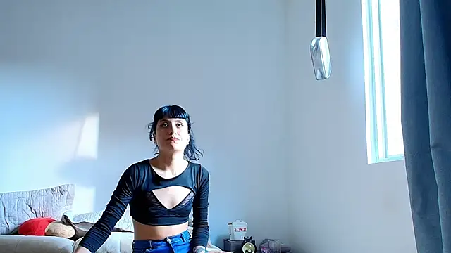anika lowen02 online show from 01/12/25, 09:29