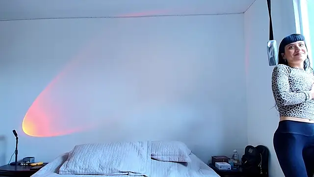 anika lowen02 online show from 01/25/25, 03:41
