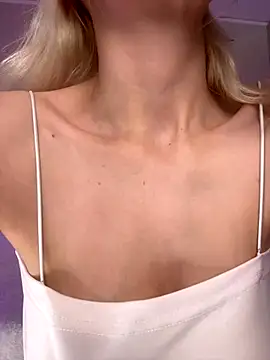 Snapshot of LoveLuna_ chatting on 11/09/25, 09:13 LoveLuna online show from 11/09/25, 09:13