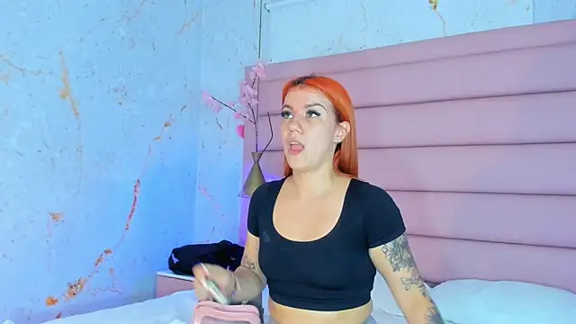 MelaniieRoux online show from 05/17/26, 03:04
