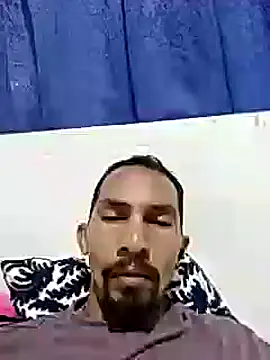 Snapshot of Emilio2034 chatting on 01/14/25, 06:07 Emilio2034 online show from 01/14/25, 06:07