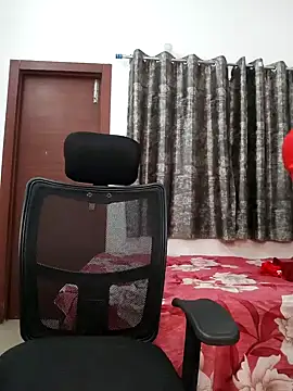 sanaya baby online show from 12/31/24, 08:45