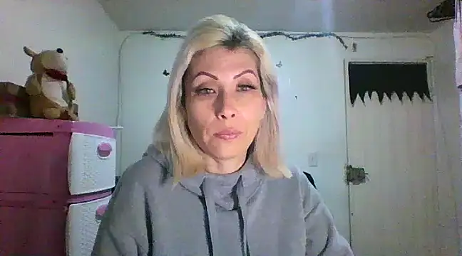 alixia81 online show from 12/10/24, 09:23