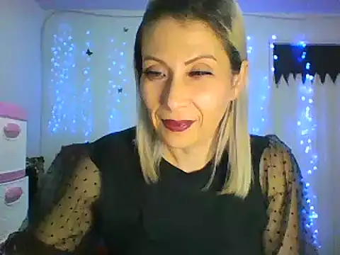 alixia81 online show from 03/10/25, 11:49