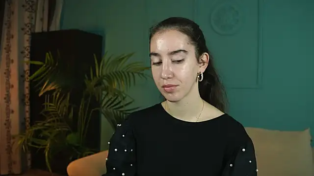 Belle Via online show from 07/20/26, 10:50