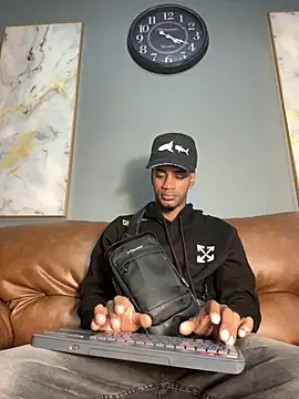 AaronCruz  online show from 12/29/24, 01:49