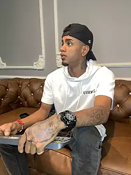 AaronCruz  online show from 02/28/25, 12:42