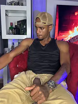 AaronCruz  online show from 10/19/25, 06:25