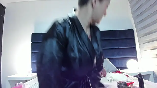 Snapshot of _Cristal_evans chatting on 01/05/25, 09:48 Cristal evans online show from 01/05/25, 09:48