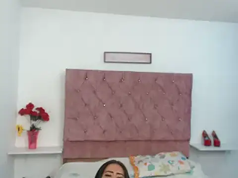 Leslylove26 online show from 01/12/25, 03:28