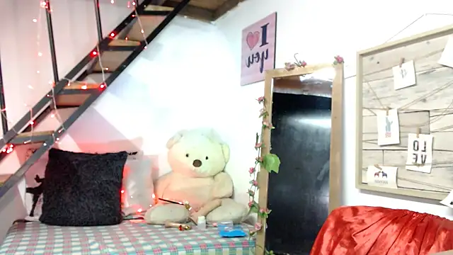 luna sky83 online show from 10/08/25, 05:49