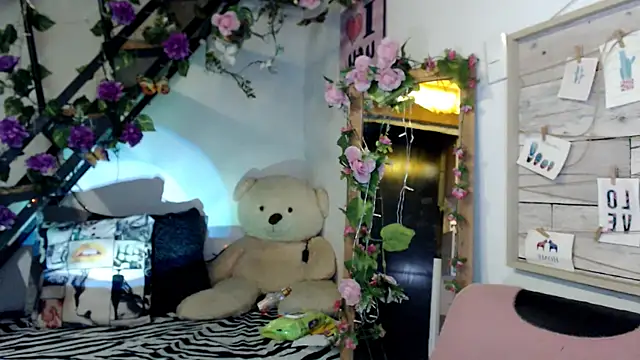 luna sky83 online show from 07/04/26, 05:57