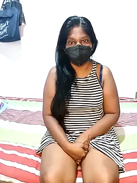 Aroma Sl online show from 10/15/25, 02:01