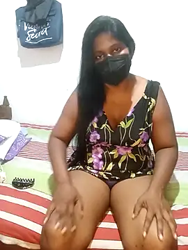 Aroma Sl online show from 10/18/25, 01:12