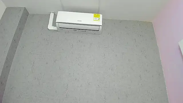 Snapshot of Tiffany_mendez chatting on 10/18/25, 12:06 Tiffany mendez online show from 10/18/25, 12:06