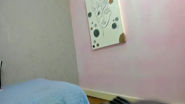 Snapshot of Tiffany_mendez chatting on 10/21/25, 12:06 Tiffany mendez online show from 10/21/25, 12:06