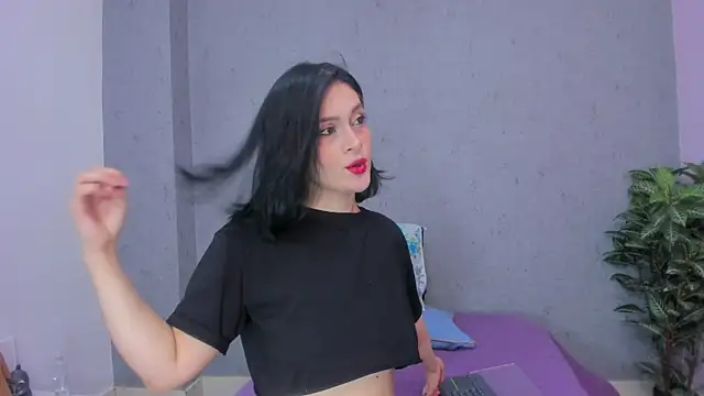 Snapshot of Tiffany_mendez chatting on 11/19/25, 12:16 Tiffany mendez online show from 11/19/25, 12:16