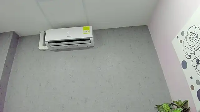 Snapshot of Tiffany_mendez chatting on 11/21/25, 12:04 Tiffany mendez online show from 11/21/25, 12:04