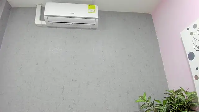 Snapshot of Tiffany_mendez chatting on 12/02/25, 12:10 Tiffany mendez online show from 12/02/25, 12:10