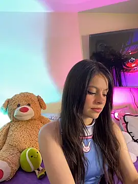 Snapshot of LucyEvans_ chatting on 11/20/25, 03:18 LucyEvans online show from 11/20/25, 03:18