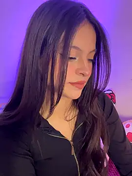 Snapshot of LucyEvans_ chatting on 11/26/25, 03:07 LucyEvans online show from 11/26/25, 03:07