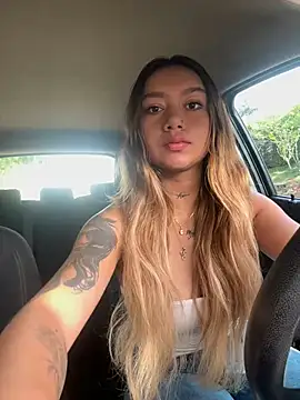 amanda-medrano1 online show from 03/04/25, 01:49