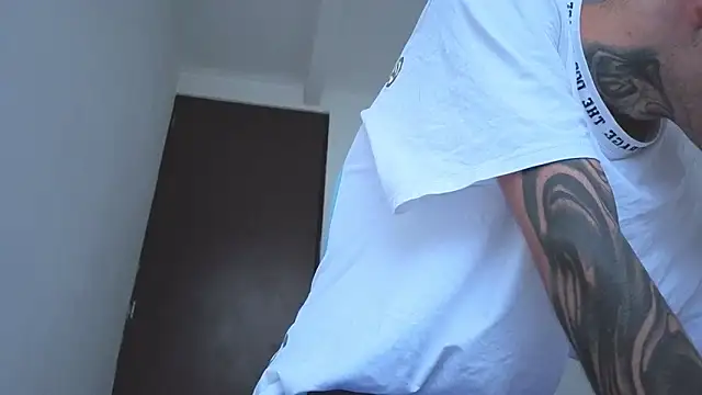 Saturno v online show from 09/29/25, 10:53