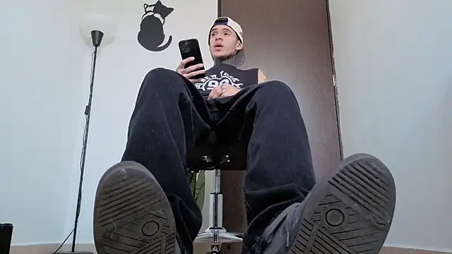 Snapshot of Saturno_v chatting on 03/12/26, 11:05 Saturno v online show from 03/12/26, 11:05