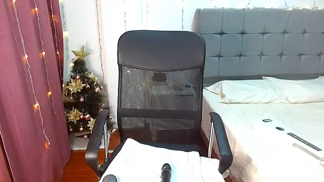 ChloeSanchezx online show from 12/31/24, 04:38