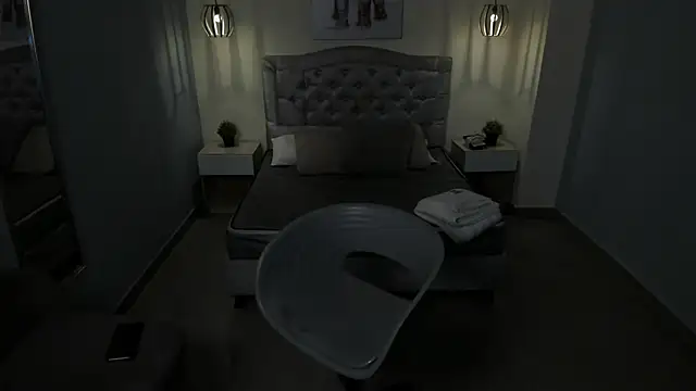 escarleth   online show from 10/18/25, 01:34