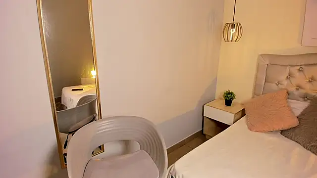 Snapshot of escarleth__ chatting on 11/18/25, 12:20 escarleth online show from 11/18/25, 12:20