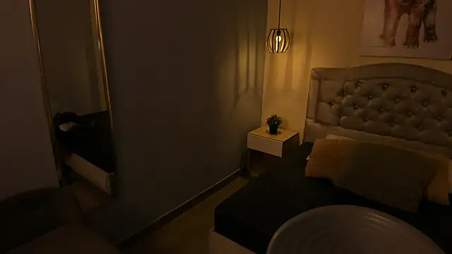 Snapshot of escarleth__ chatting on 11/20/25, 12:16 escarleth online show from 11/20/25, 12:16