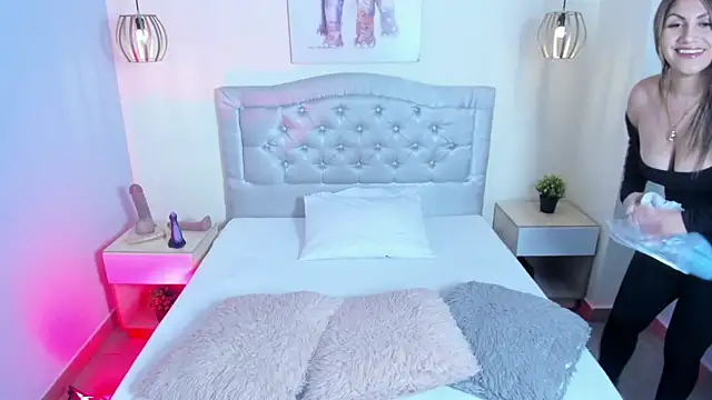 Snapshot of escarleth__ chatting on 12/01/25, 02:11 escarleth online show from 12/01/25, 02:11