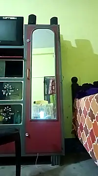 Snapshot of Riyaa_2024 chatting on 12/04/24, 07:12 Riyaa 2024 online show from 12/04/24, 07:12