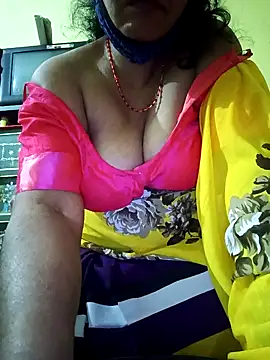 Snapshot of Riyaa_2024 chatting on 12/21/24, 08:18 Riyaa 2024 online show from 12/21/24, 08:18