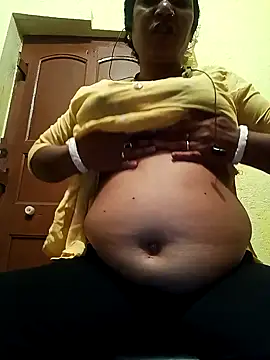 Snapshot of Riyaa_2024 chatting on 12/30/24, 04:40 Riyaa 2024 online show from 12/30/24, 04:40