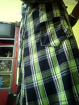 Snapshot of Riyaa_2024 chatting on 01/01/25, 08:56 Riyaa 2024 online show from 01/01/25, 08:56