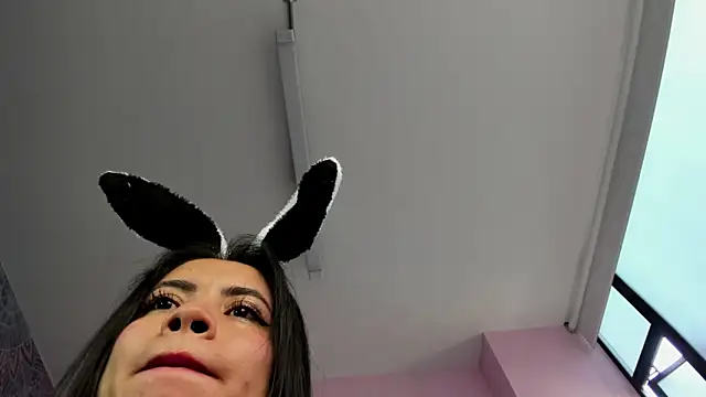 soyzarahtorres online show from 01/04/25, 03:28