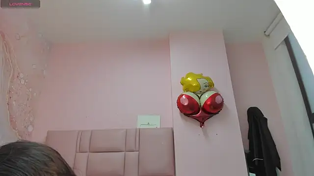 soyzarahtorres online show from 09/17/25, 09:38