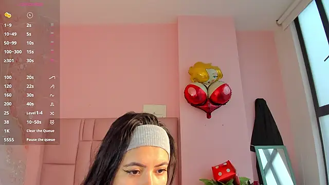 soyzarahtorres online show from 11/24/25, 09:36